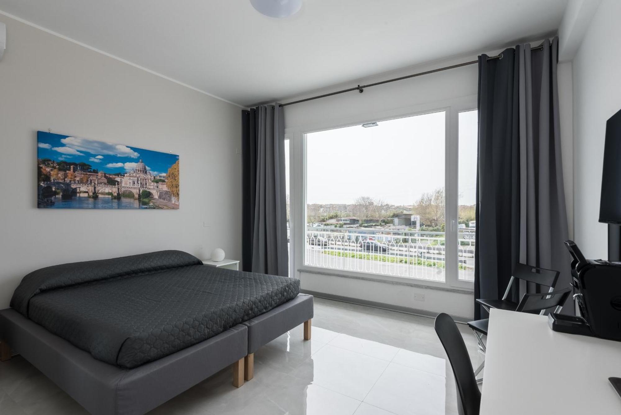 Travelershome Ciampino Airport Guesthouse 600M To Airport Bagian luar foto